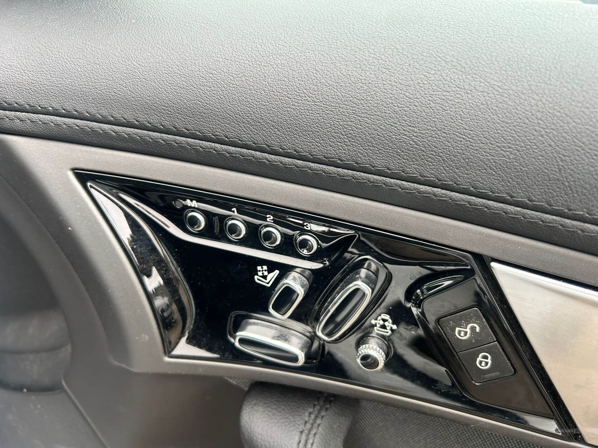 Car Thumbnail 12