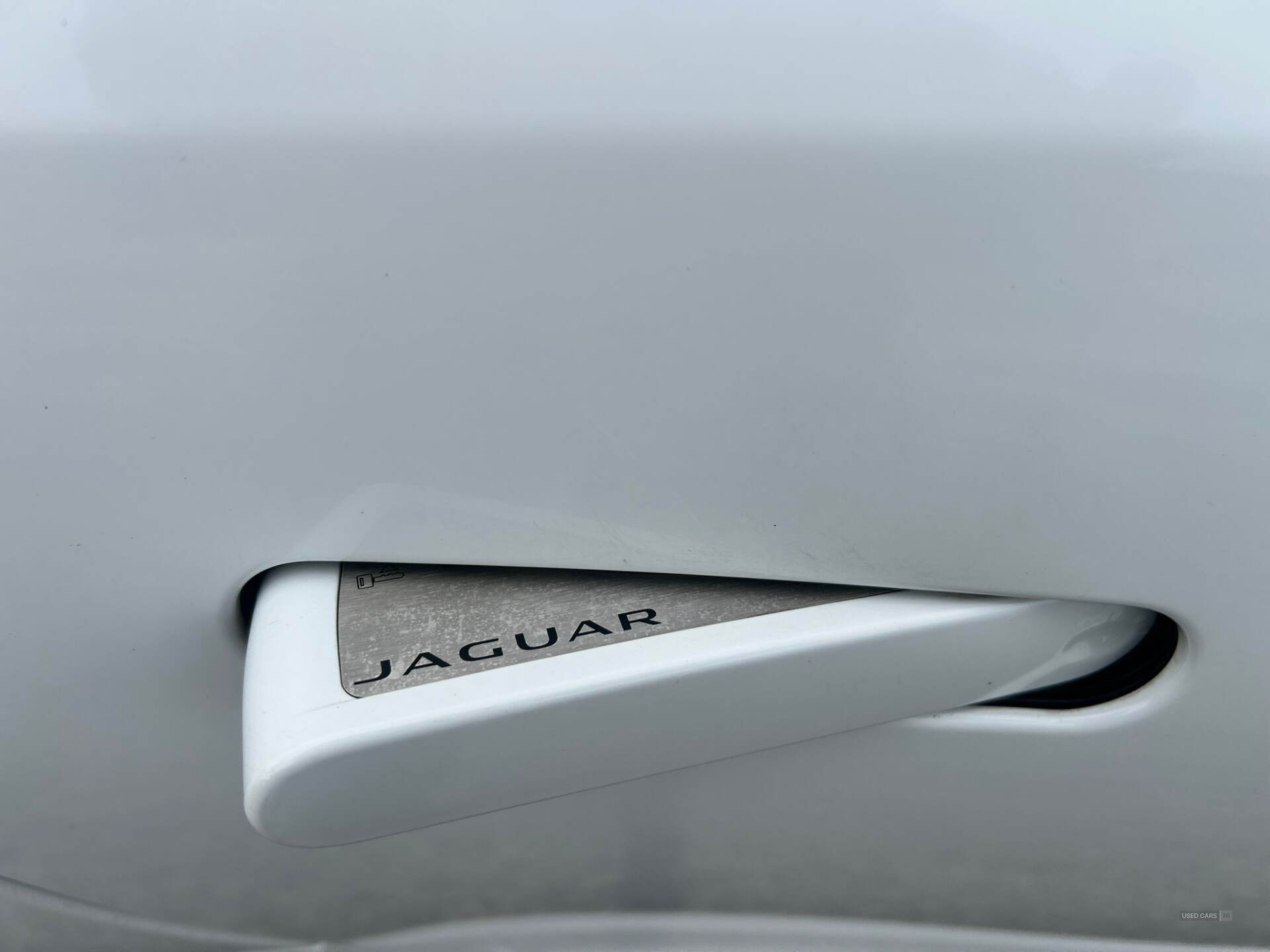 Car Thumbnail 16