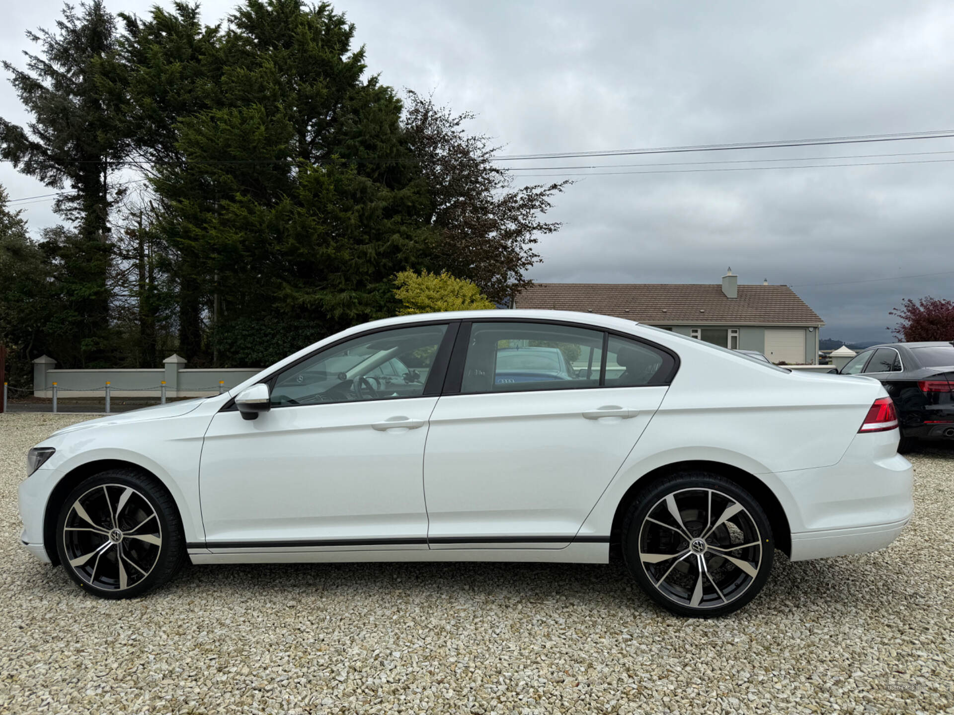 Car Thumbnail 5