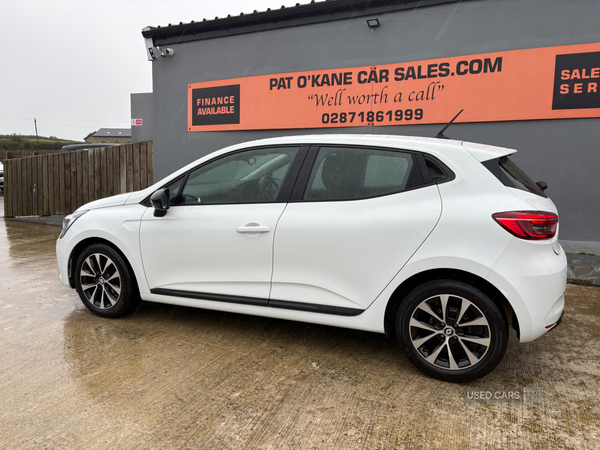 Renault Clio HATCHBACK in Derry / Londonderry