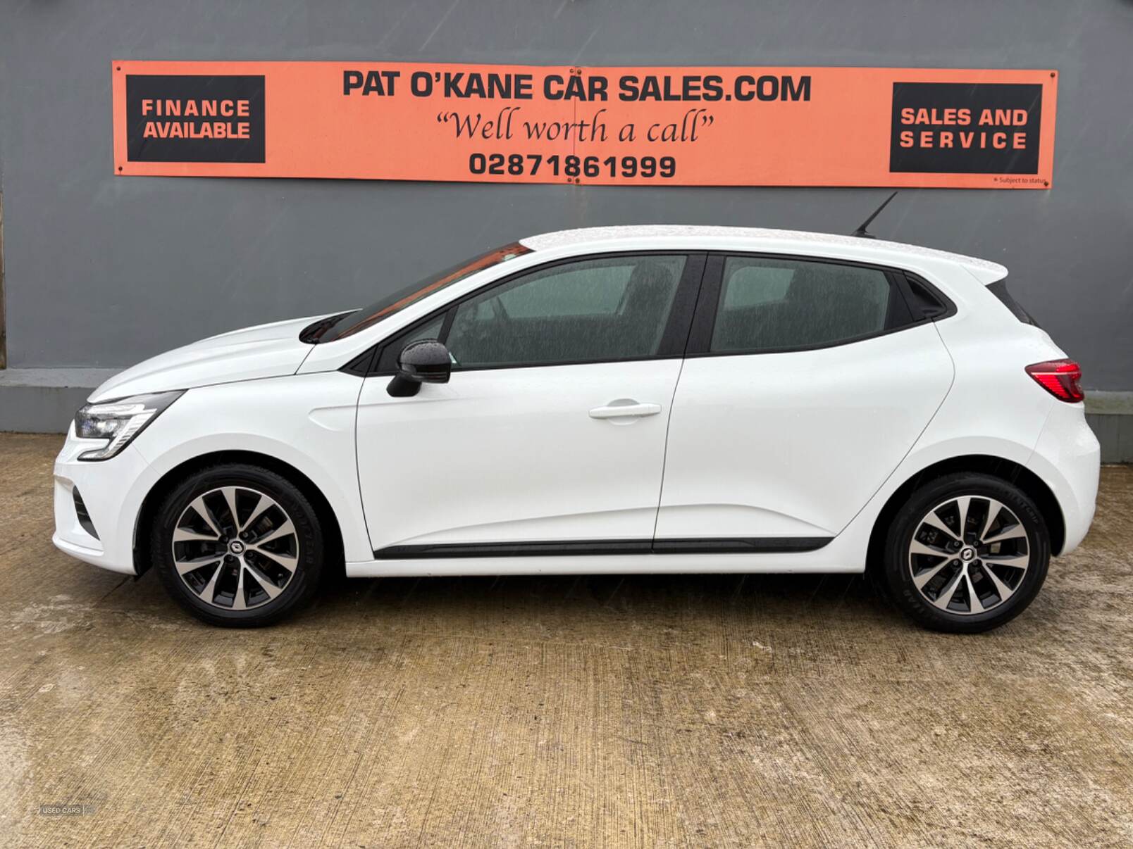 Renault Clio HATCHBACK in Derry / Londonderry