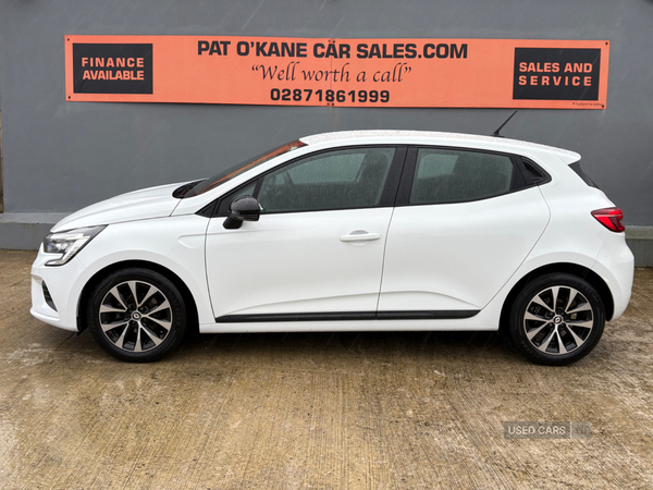 Renault Clio HATCHBACK in Derry / Londonderry