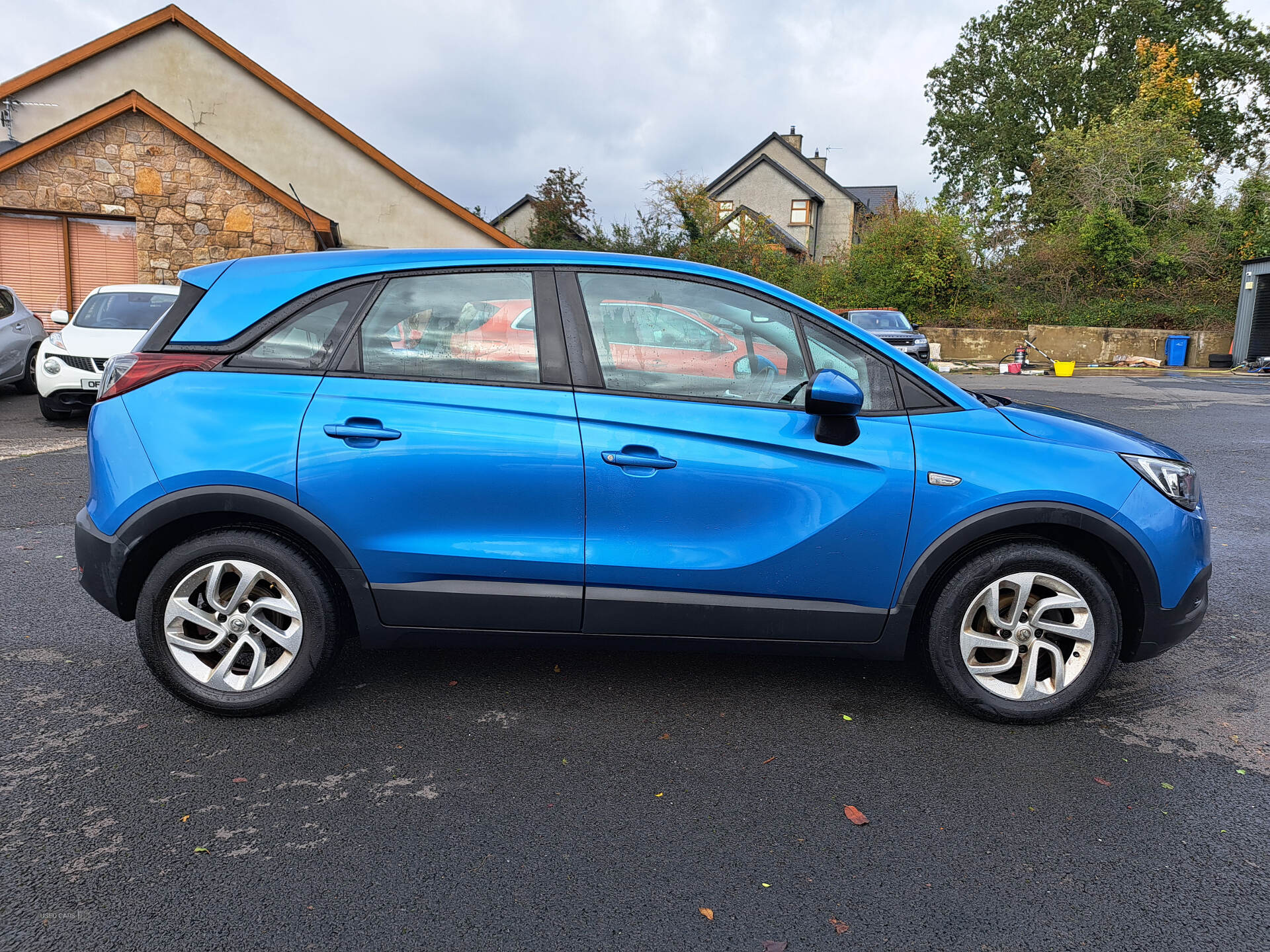 Car Thumbnail 6