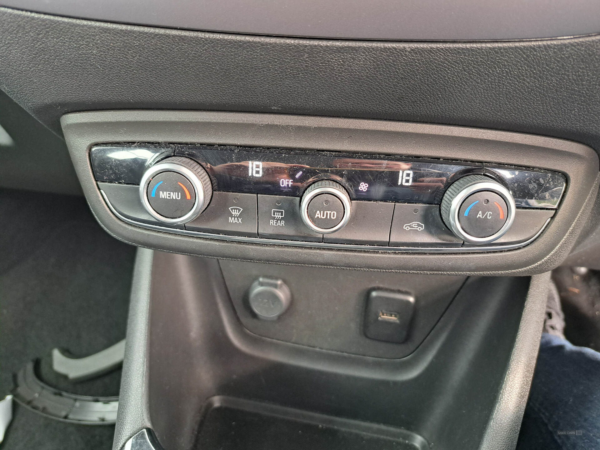 Car Thumbnail 14