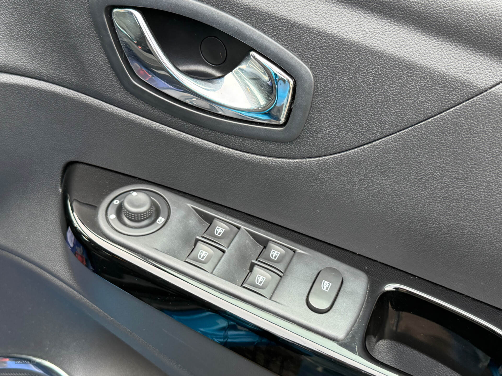 Car Thumbnail 13