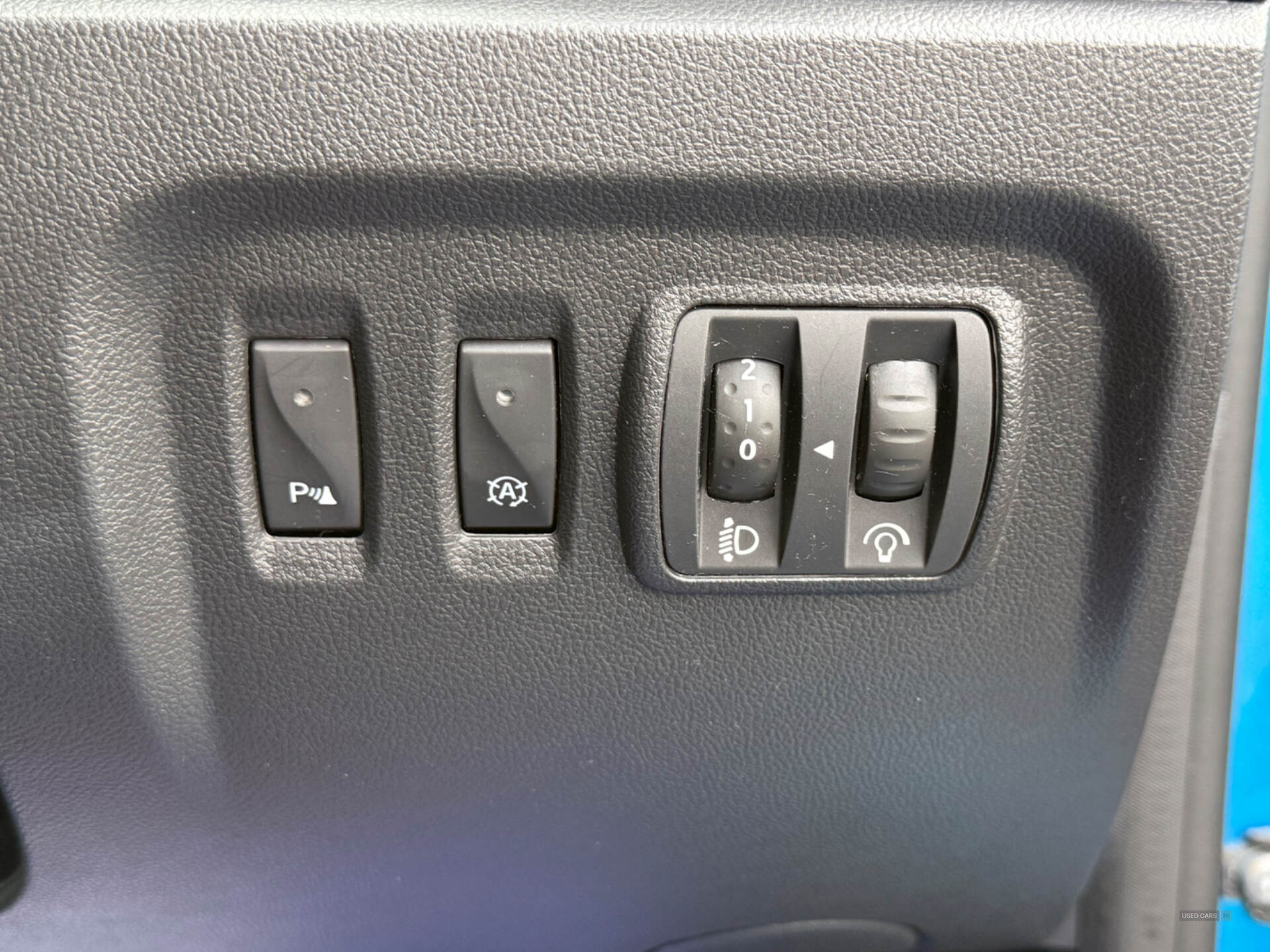 Car Thumbnail 14