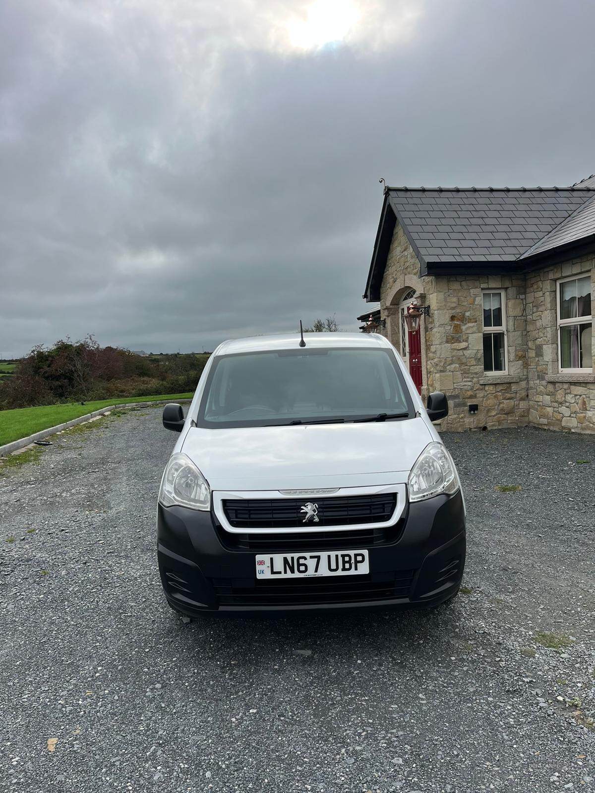 Peugeot Partner L1 DIESEL in Down