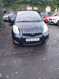 Toyota Yaris HATCHBACK in Down