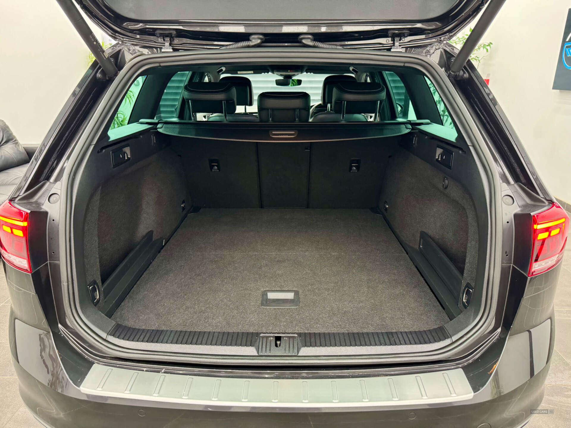 Volkswagen Passat DIESEL ESTATE in Derry / Londonderry