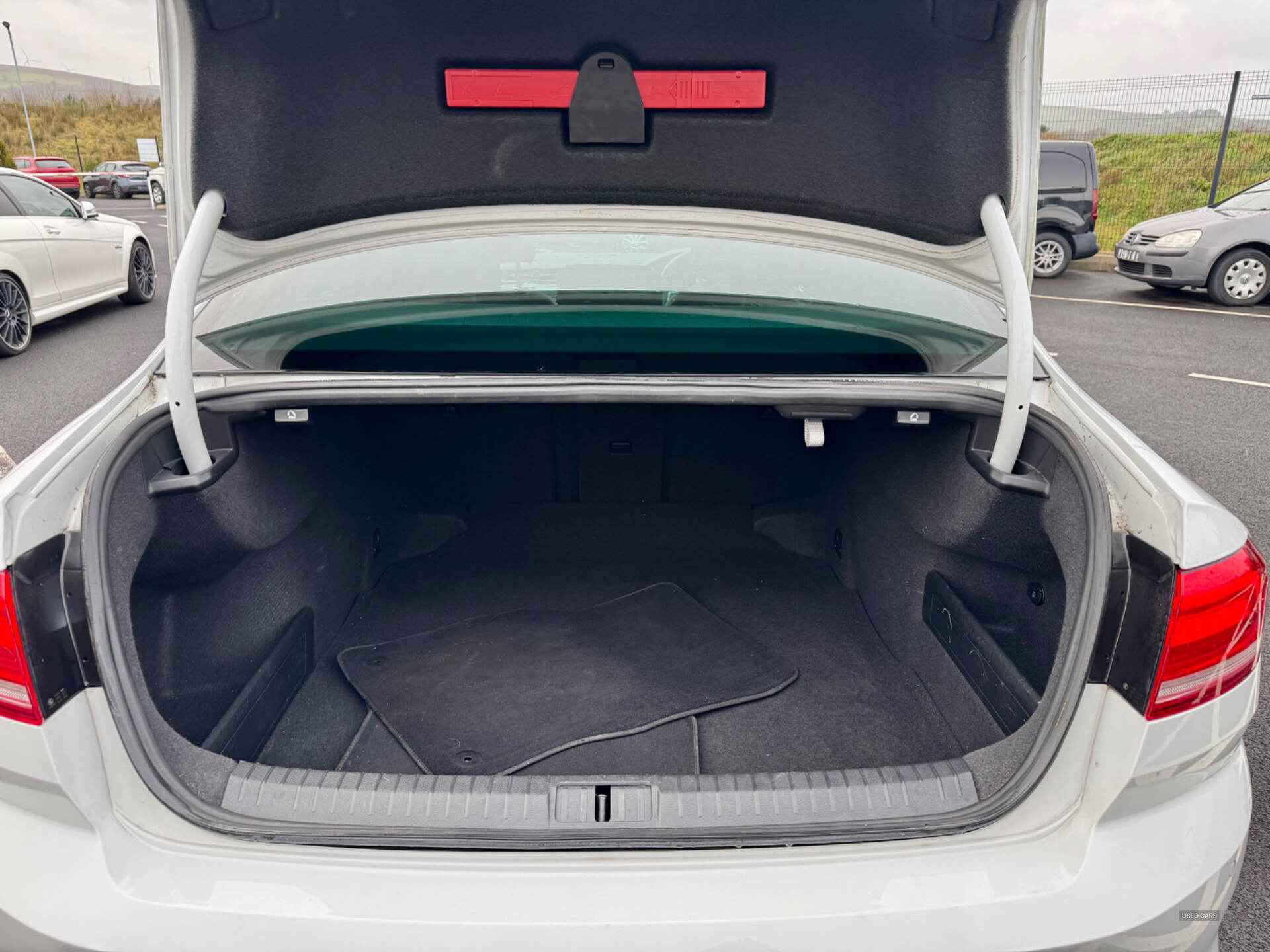 Volkswagen Passat DIESEL SALOON in Derry / Londonderry