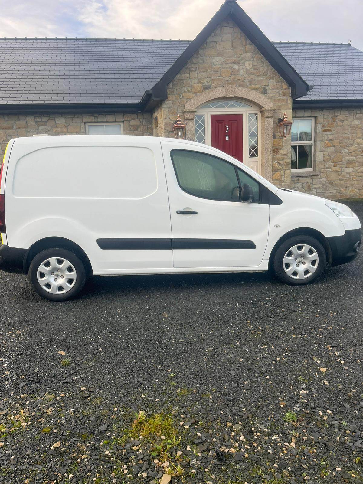 Peugeot Partner L1 DIESEL in Down