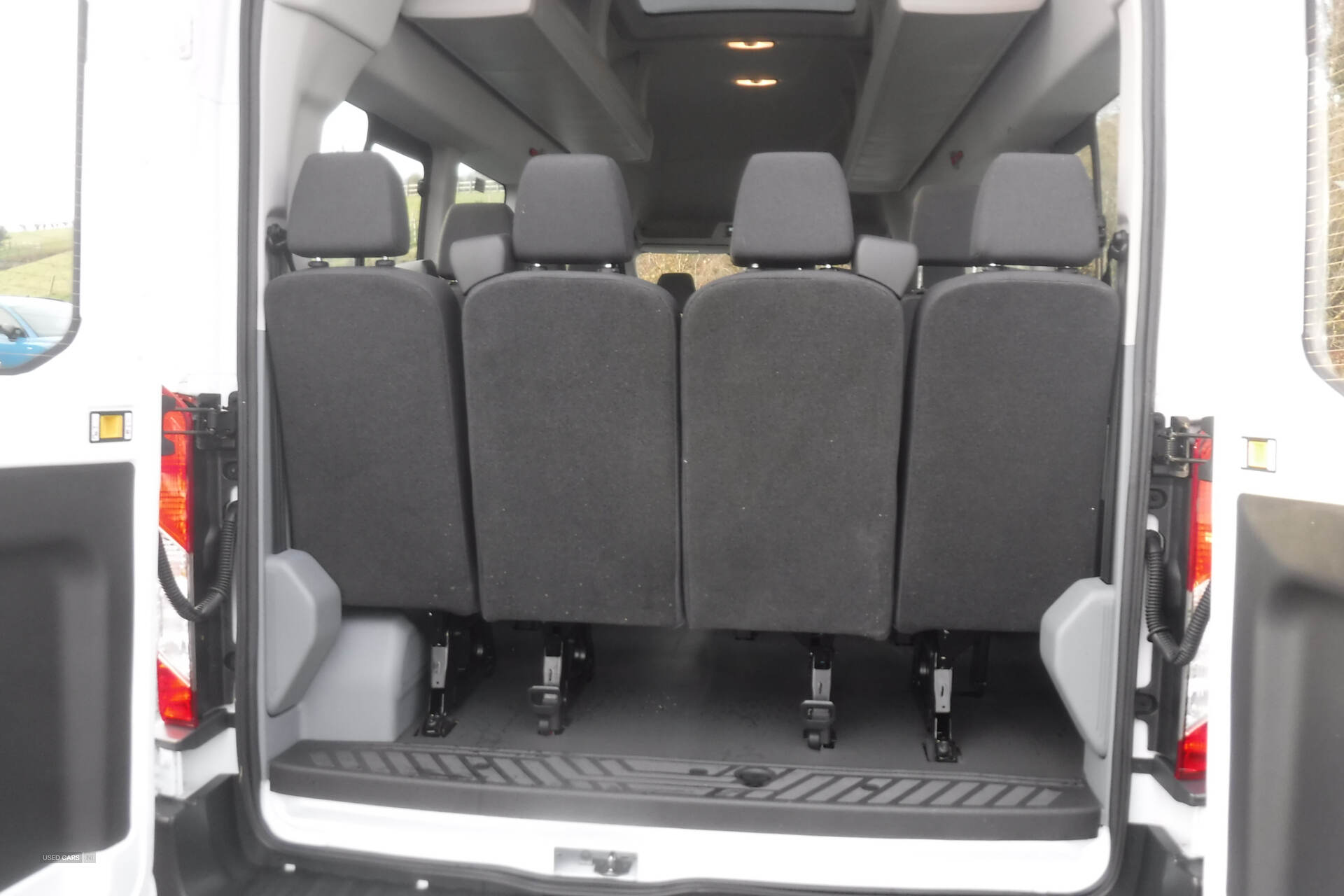 Ford Transit 460 L4 MINIBUS DIESEL RWD in Down