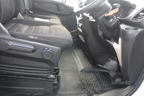 Iveco Daily 72-180 17ft GRP box with Dhollandia tail lift. in Down