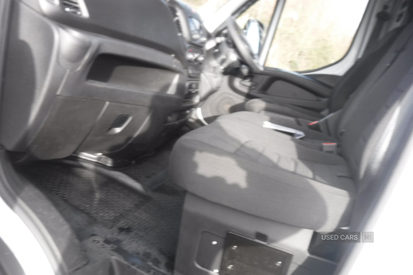 Iveco Daily 72-180 17ft GRP box with Dhollandia tail lift. in Down