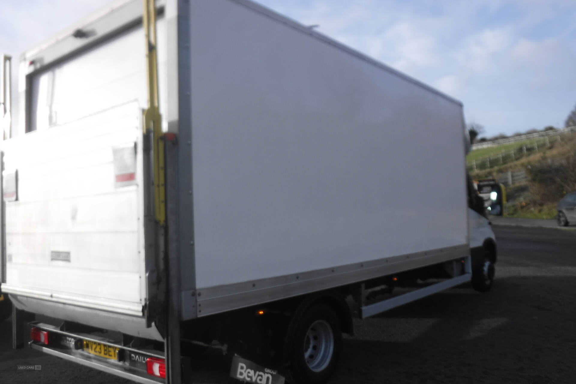Iveco Daily 72-180 17ft GRP box with Dhollandia tail lift. in Down