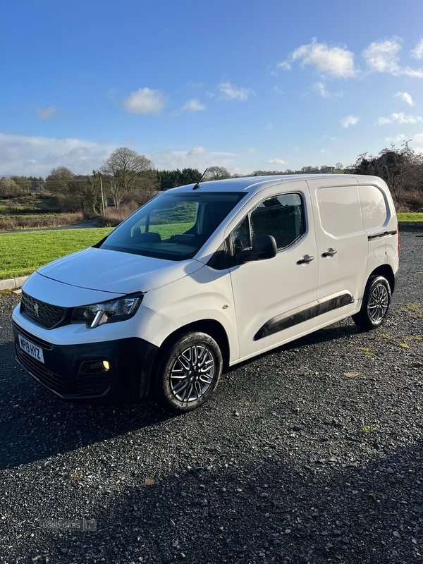 Peugeot Partner STANDARD DIESEL in Down