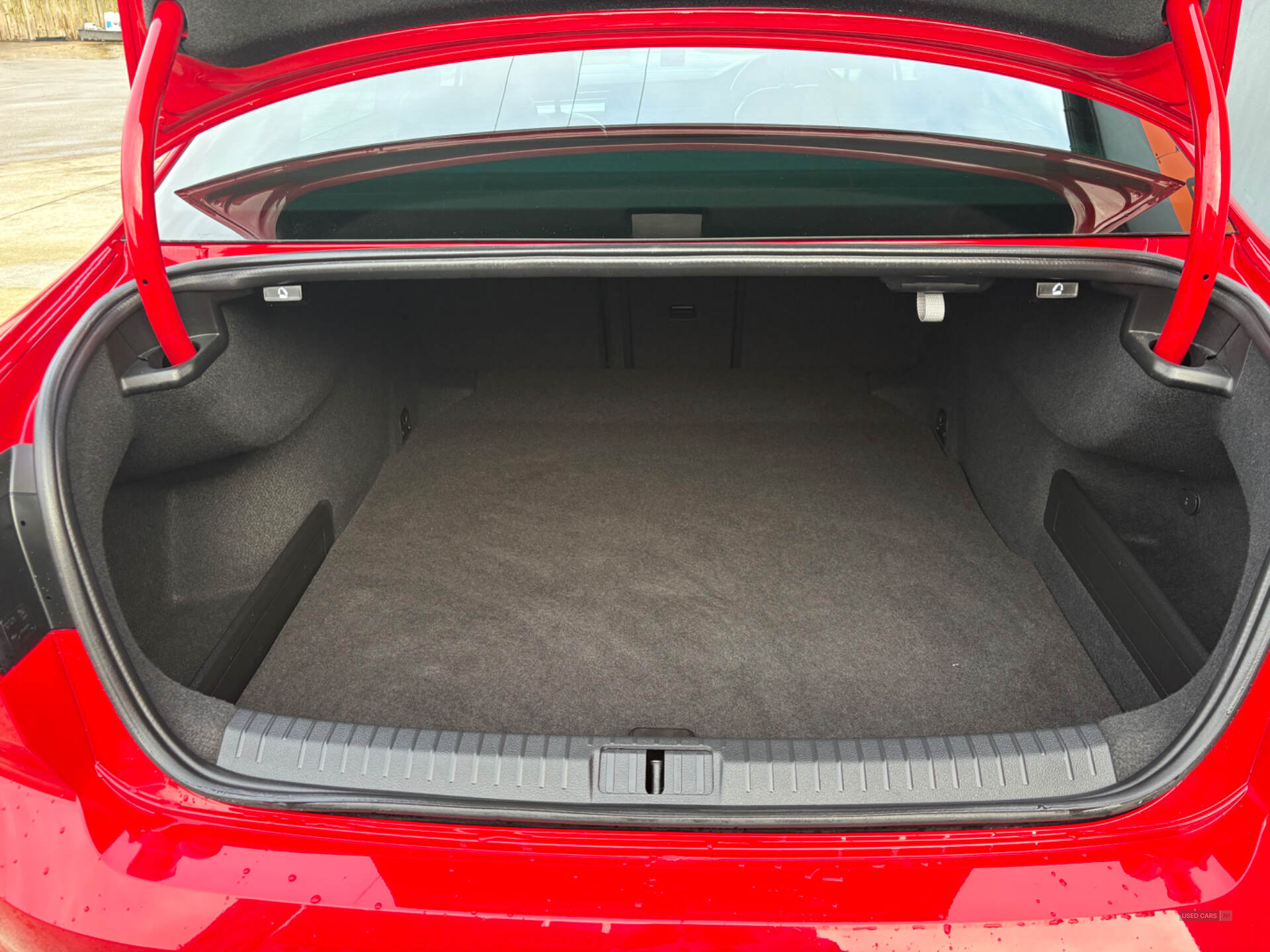 Volkswagen Passat DIESEL SALOON in Derry / Londonderry