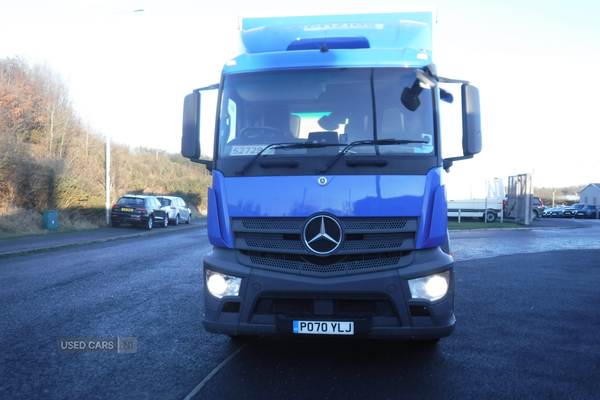 Mercedes AMG GT Mercedes Antos 6x2 rear lift axle 30ft curtainside in Down