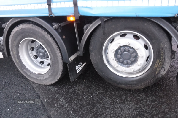 Mercedes AMG GT Mercedes Antos 6x2 rear lift axle 30ft curtainside in Down