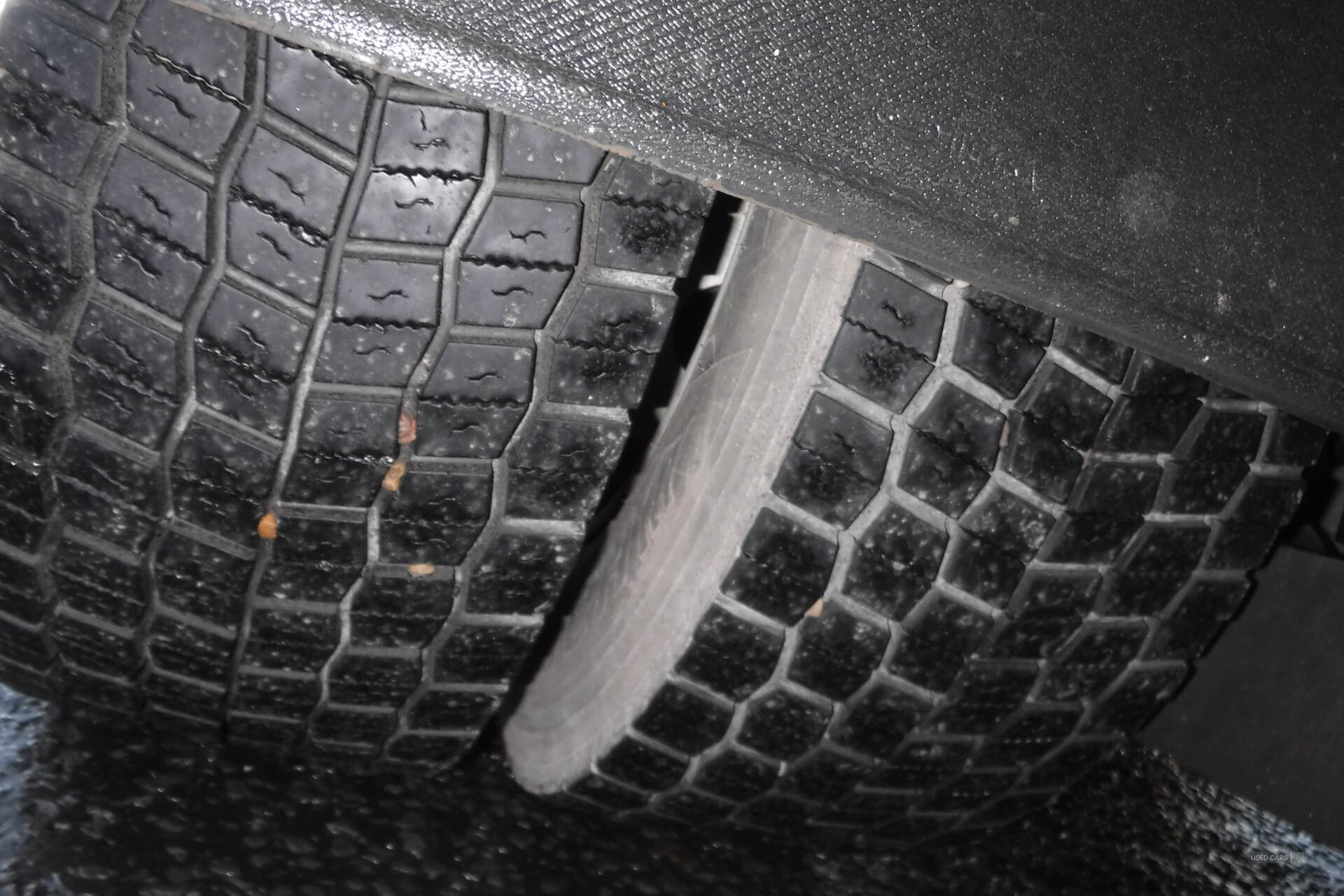 Mercedes AMG GT Mercedes Antos 6x2 rear lift axle 30ft curtainside in Down