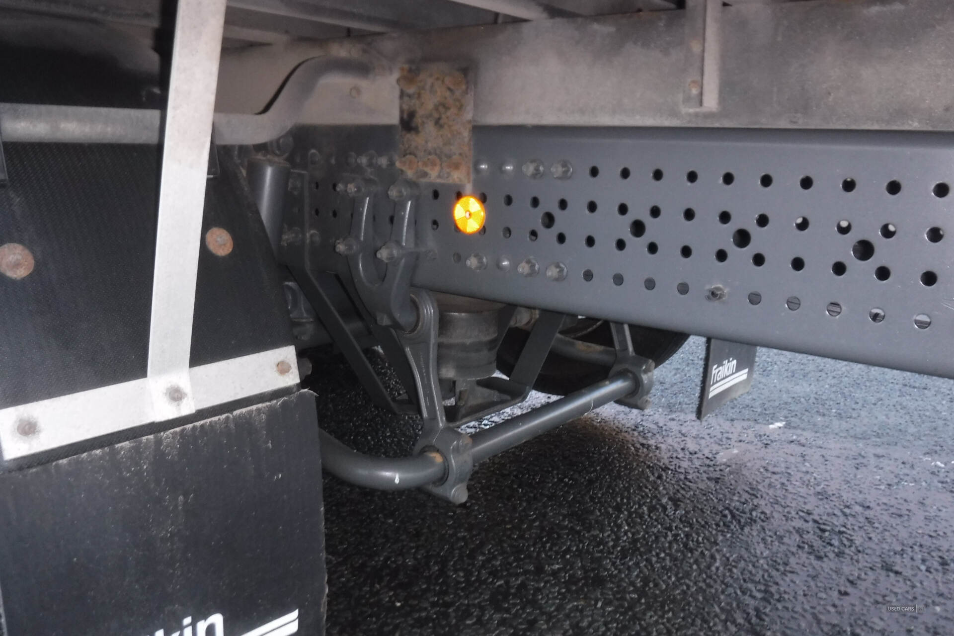 Mercedes AMG GT Mercedes Antos 6x2 rear lift axle 30ft curtainside in Down