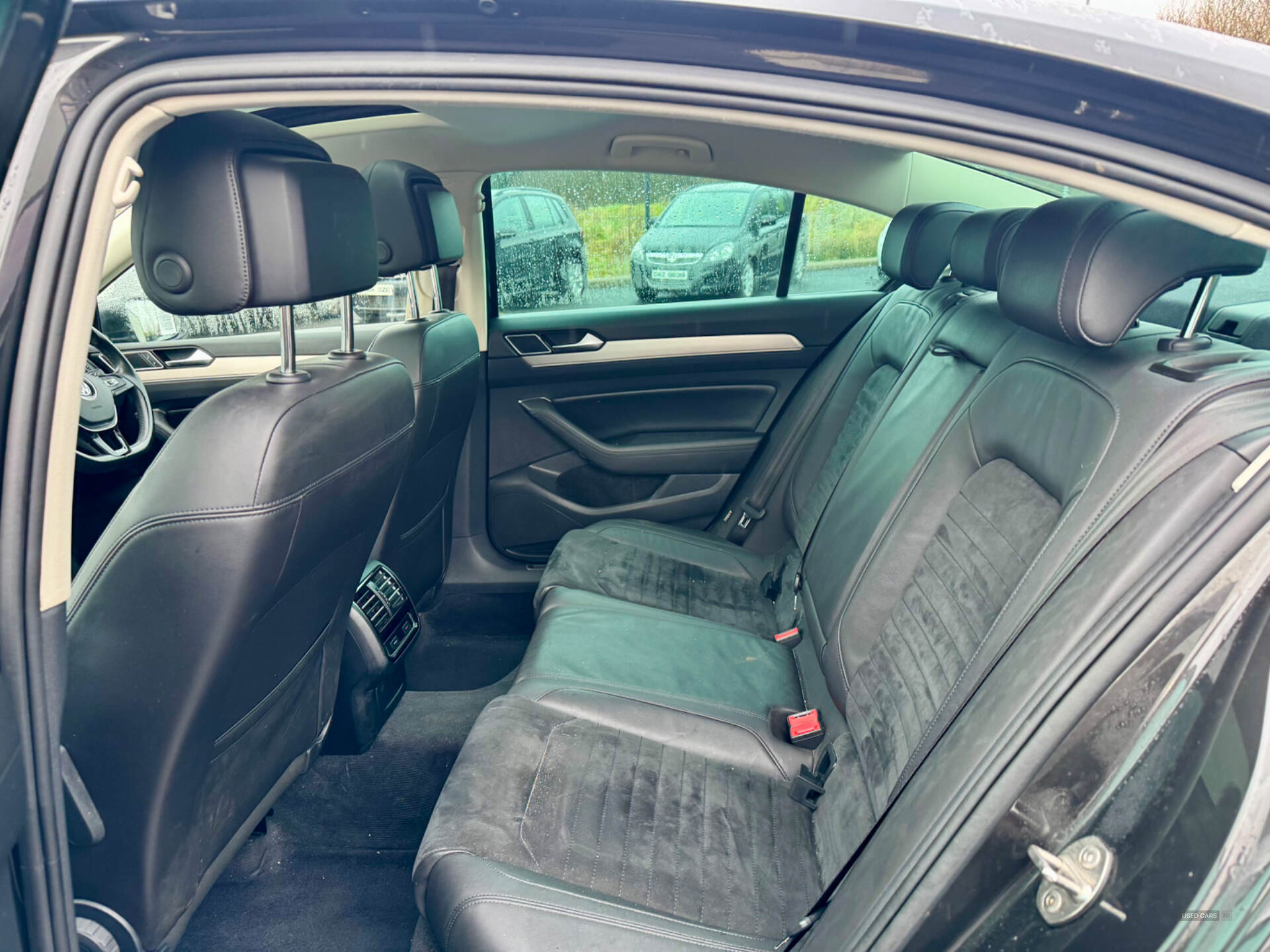 Volkswagen Passat DIESEL SALOON in Derry / Londonderry