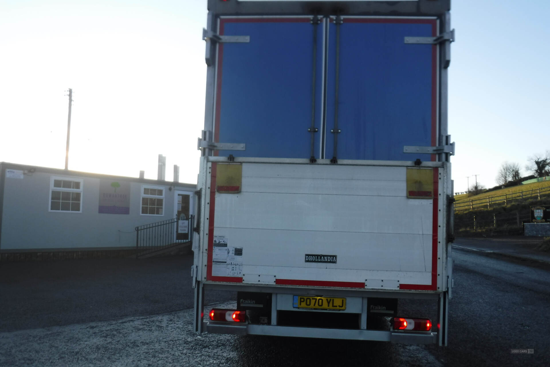 Mercedes Antos 26000kg 6x2 30ft curtainsider rear lift axle. in Down