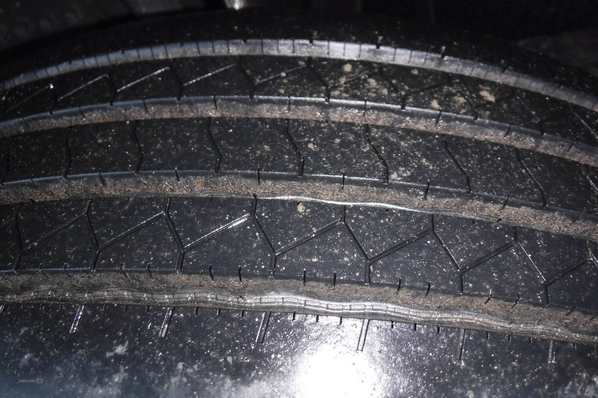 Mercedes Antos 26000kg 6x2 30ft curtainsider rear lift axle. in Down