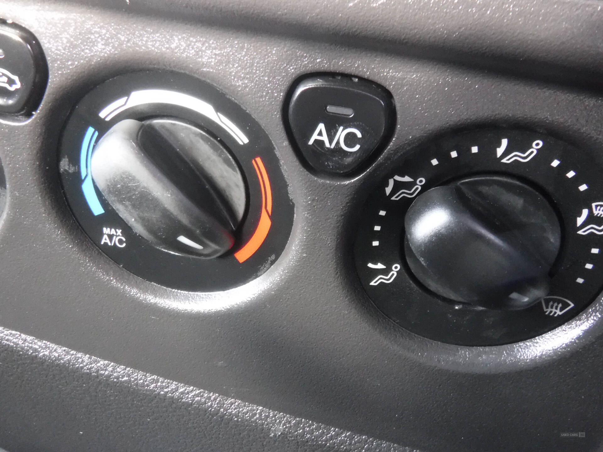 Ford Transit 460 L4 MINIBUS DIESEL RWD in Down